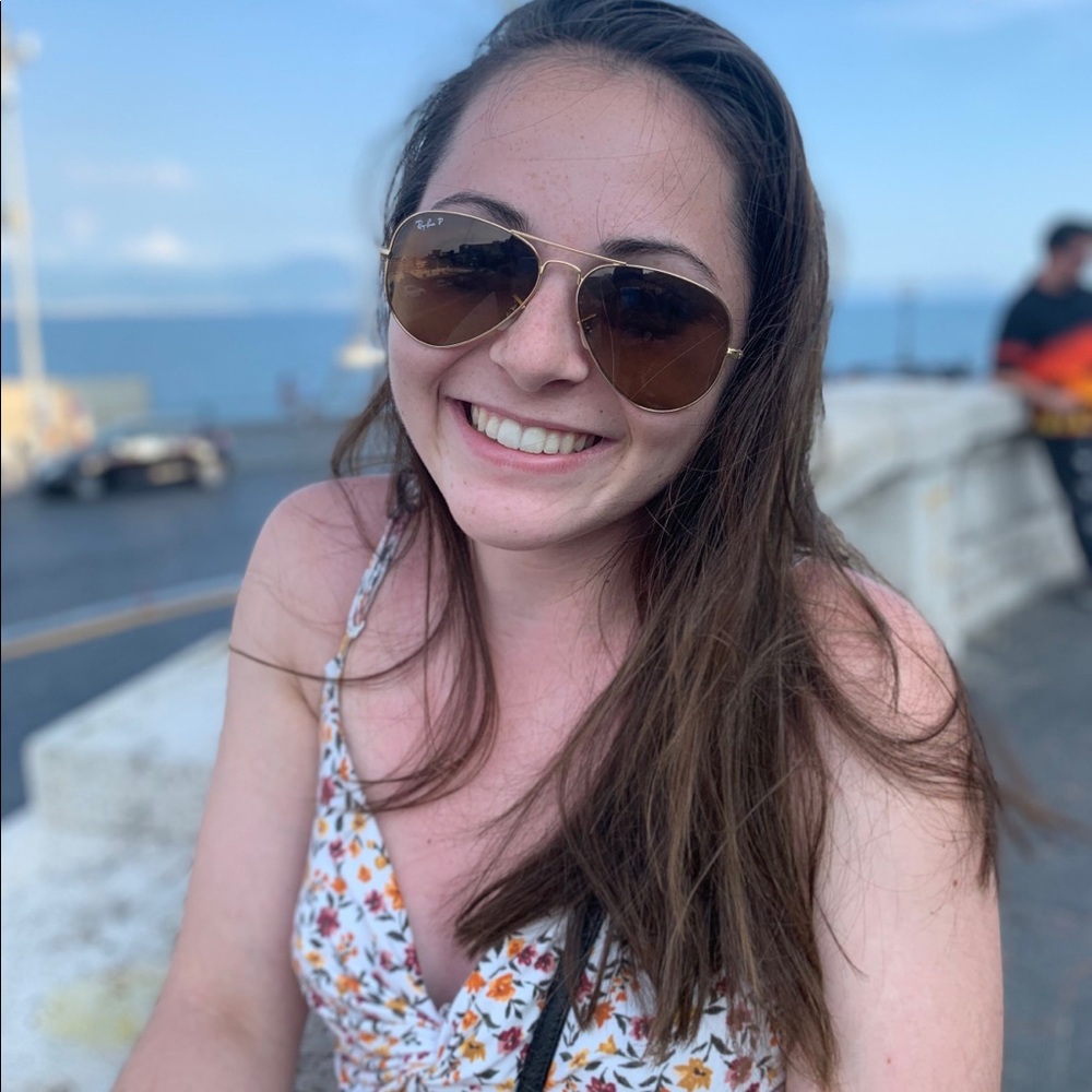 Meet your Posher, Cierra